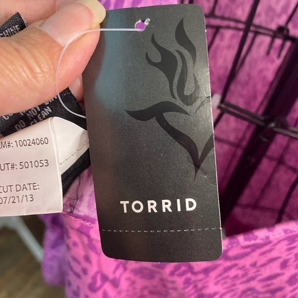 (P4-56) NWT Torrid size 4 (4X) v neck purple animal print soft stretch comfy - Picture 13 of 16